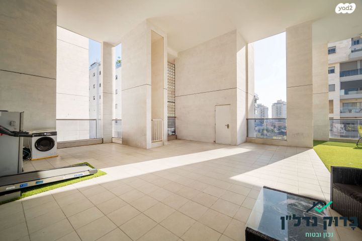 עוזי נרקיס 8