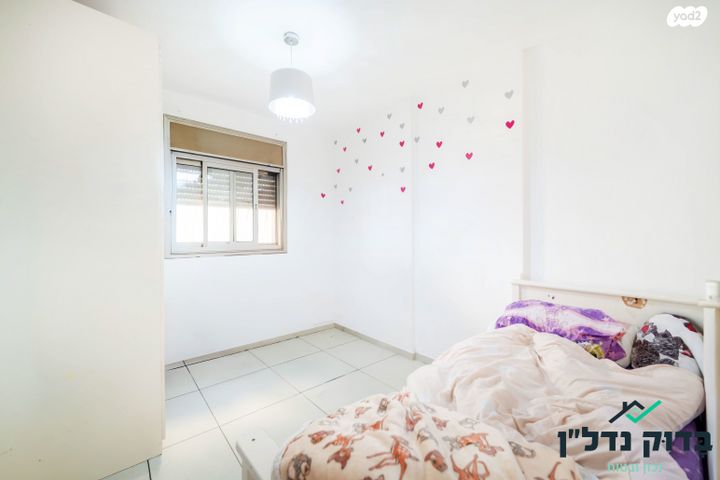 גג/ פנטהאוז, עוזי נרקיס 8, קרית רבין, חולון