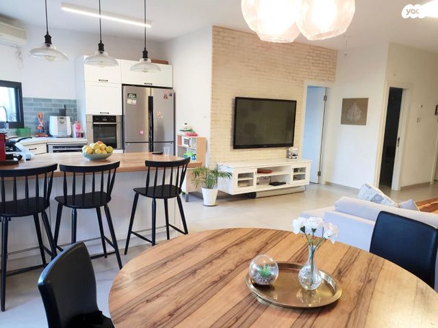 דירה, המעורר, בורוכוב, גבעתיים