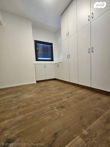 דירה, הרב ניסנבאום 37, אזור תעשיה, בת ים