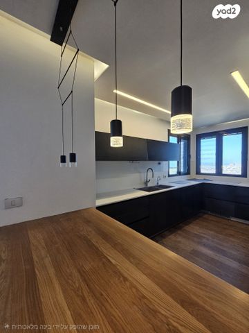 דירה, הרב ניסנבאום 37, אזור תעשיה, בת ים