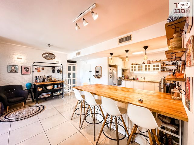 דירה, נווה גן, רמת השרון