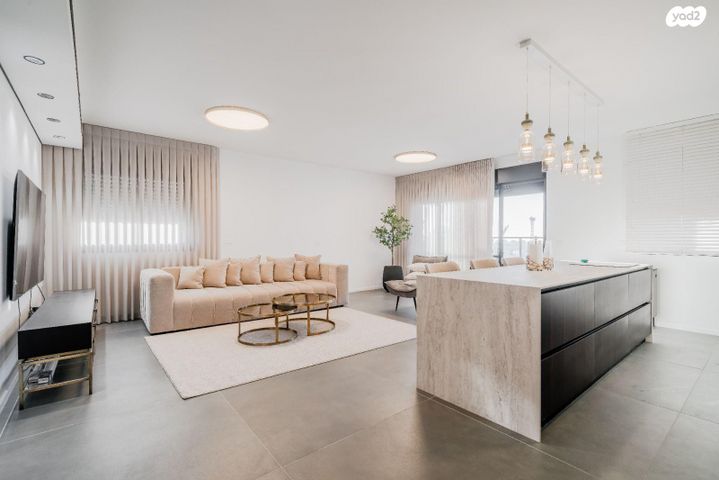 גג/ פנטהאוז, דרך ארץ, עיר היין, אשקלון