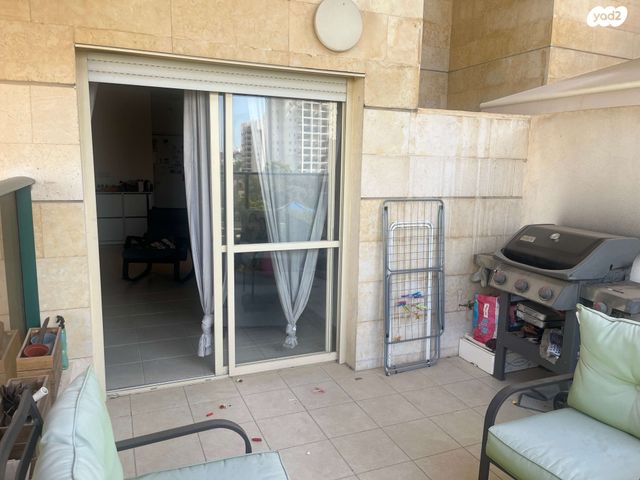 דירה, יוני נתניהו, רמת הדר, גבעת שמואל