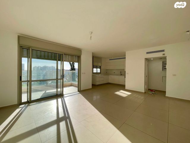 דירה, בקעת סיירים, שקמים ואגמים, אשקלון