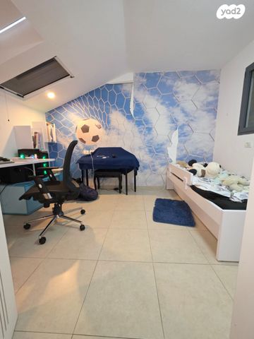 דופלקס, זהרה לביטוב, בנות חיל, ראשון לציון