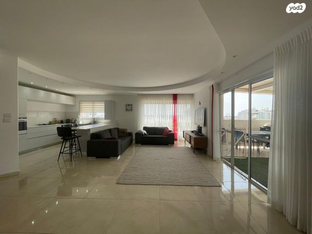 גג/ פנטהאוז, המפוחית, נאות אשלים, ראשון לציון