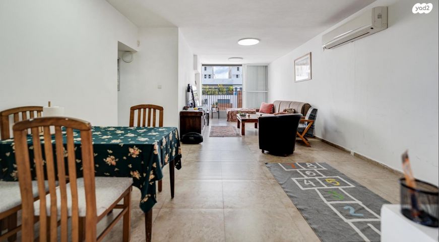 דירה, שדרות ירושלים, צהלון, שיכוני חסכון, תל אביב יפו