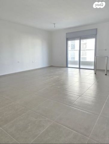 דירה, שער הגיא, יקנעם עילית