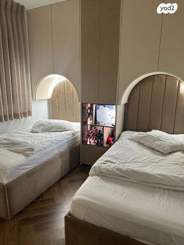 דירה, היוצרים, עיר היין, אשקלון