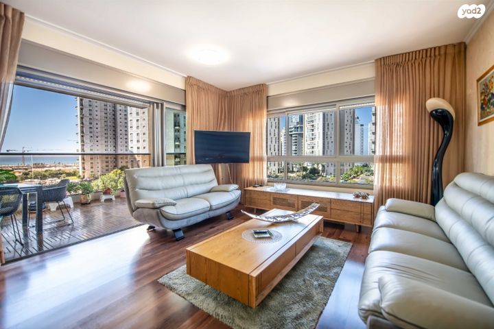 דירה, דודו דותן, עיר ימים, נתניה