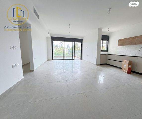 דירה, דבורה עומר, נאות שדה, רעננה