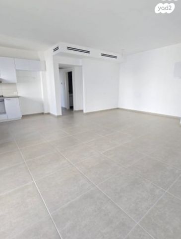 דירה, שער הגיא, יקנעם עילית