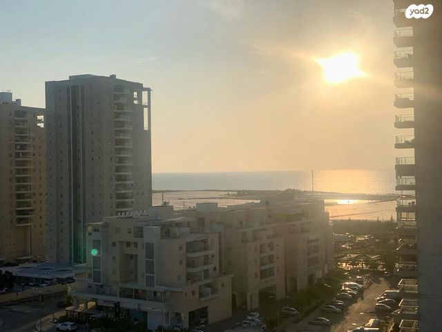 דירה, אלמוג, גלי כרמל, טירת כרמל