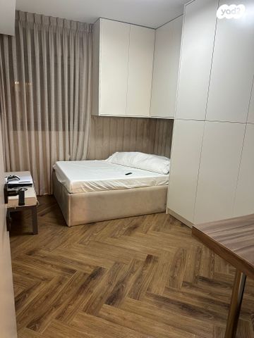 דירה, היוצרים, עיר היין, אשקלון