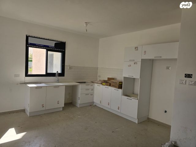 דירת גן, ירושלים 30, יהושפט, ערד