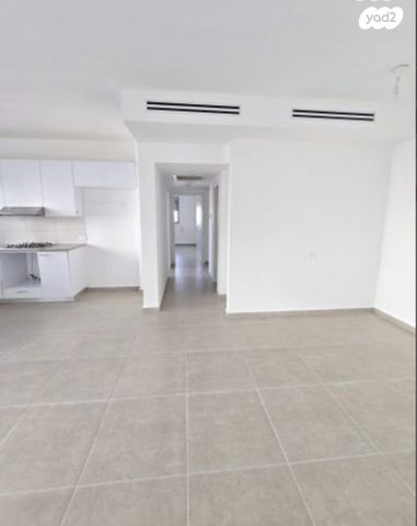 דירה, שער הגיא, יקנעם עילית