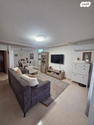 דו משפחתי, גבים, ערד