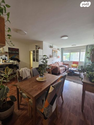 דירה, השקדים, מרכז העיר, סביניה, הוותיקה, קרית ביאליק