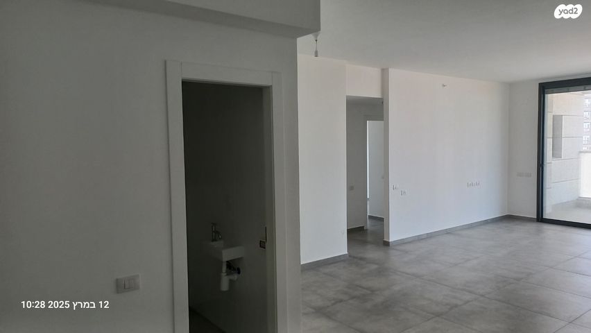 דירה, נורית הירש, דרום חדש, פארק הים, בת ים