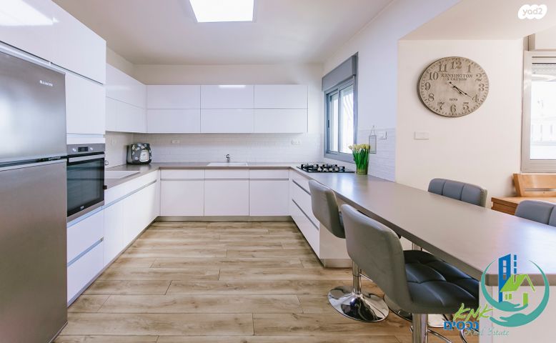 דירה, הרב ישעיהו משורר, הדר גנים, פתח תקווה