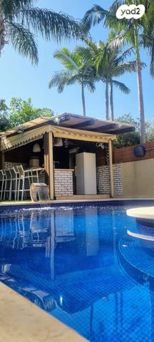 דו משפחתי, ברקת, אבני חן, קיסריה