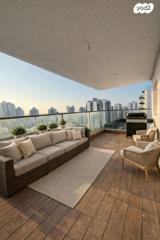 דירה, קרל פופר, נתניה