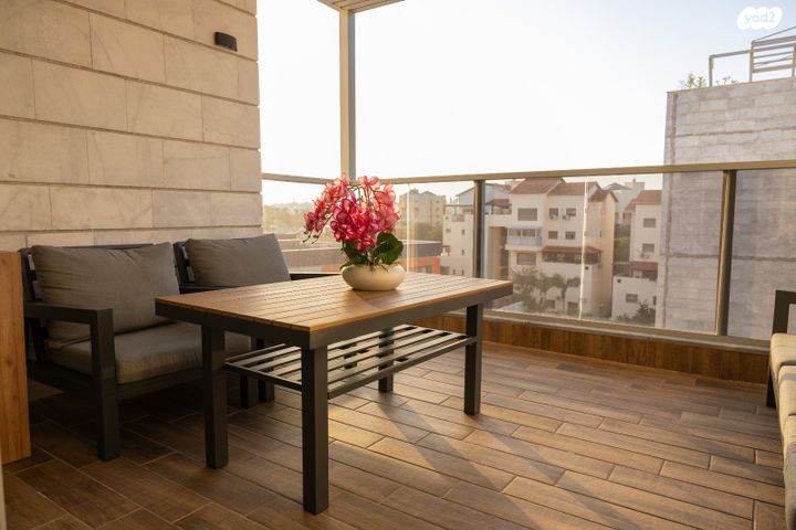 דופלקס, דרך האילנות, גדרה הצעירה, גדרה