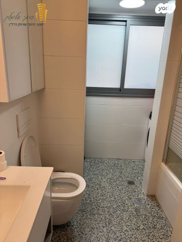 דירה, דרך אריק שרון, מעונות גאולה, חיפה