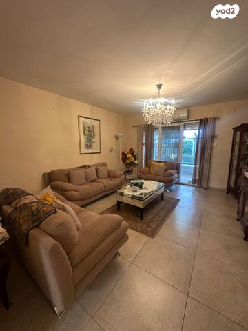 דירת גן, הערמונים 12, רמות יצחק, נשר