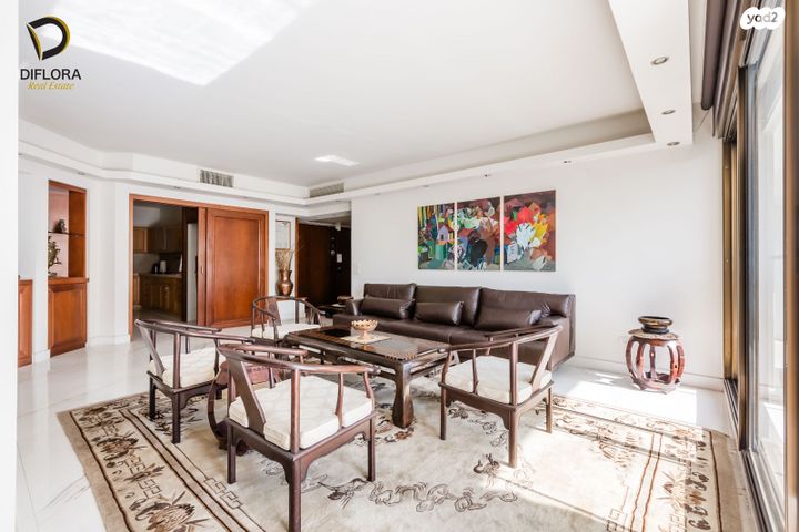 דירה, אורי צבי גרינברג, אזורי חן, גימל החדשה, תל אביב יפו