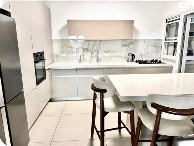 חצרות המושבה