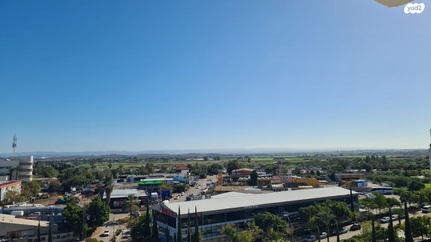 גג/ פנטהאוז, נאות רבין, יבנה