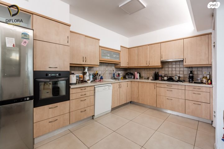 אורי צבי גרינברג 