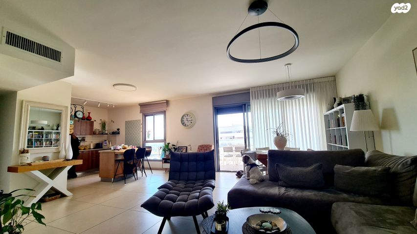 גג/ פנטהאוז, נאות רבין, יבנה