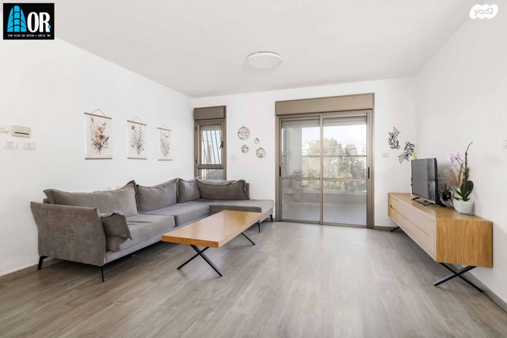 שדרות האלונים 