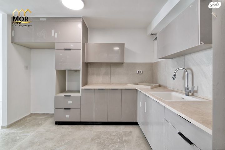 דירה, הדרור, נאות בן גוריון, יבנה