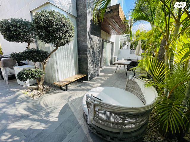 דו משפחתי, אמיר דרורי, קרית אילון, חולון