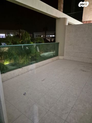 דירה, רחובות החדשה, רחובות