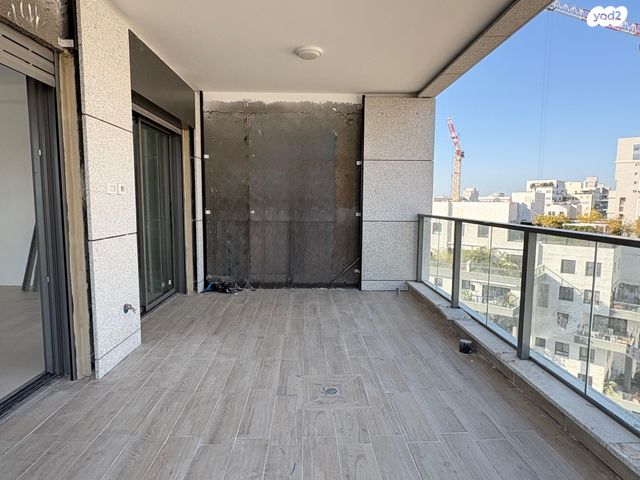 גג/ פנטהאוז, הגנים 8, נווה גן, רמת השרון