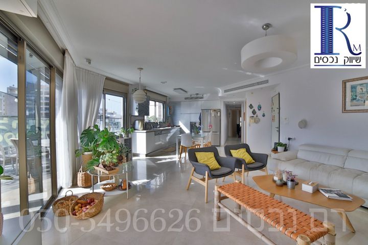 דירה, האלוף אהרון יריב, קרית אילון, חולון