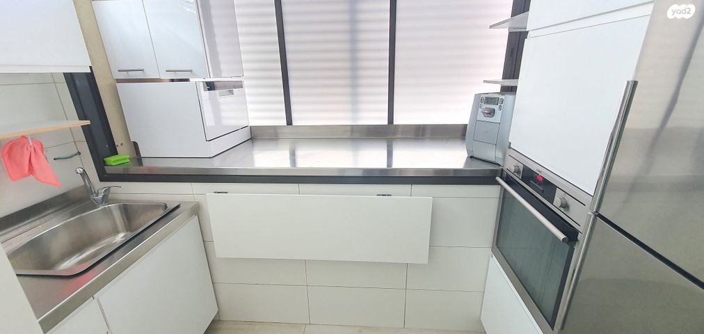 דירה, רב אלוף דן שומרון, קרית קריניצי, רמת גן