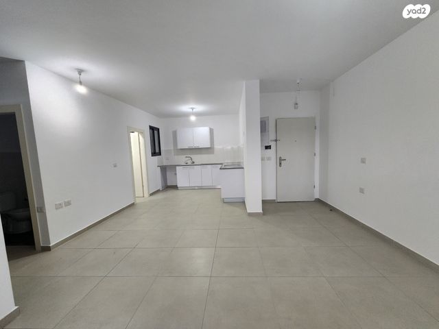 דירה, דרך ארץ, החורש, חריש