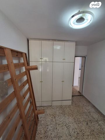 דירה, העבודה 9, ג'סי כהן, חולון