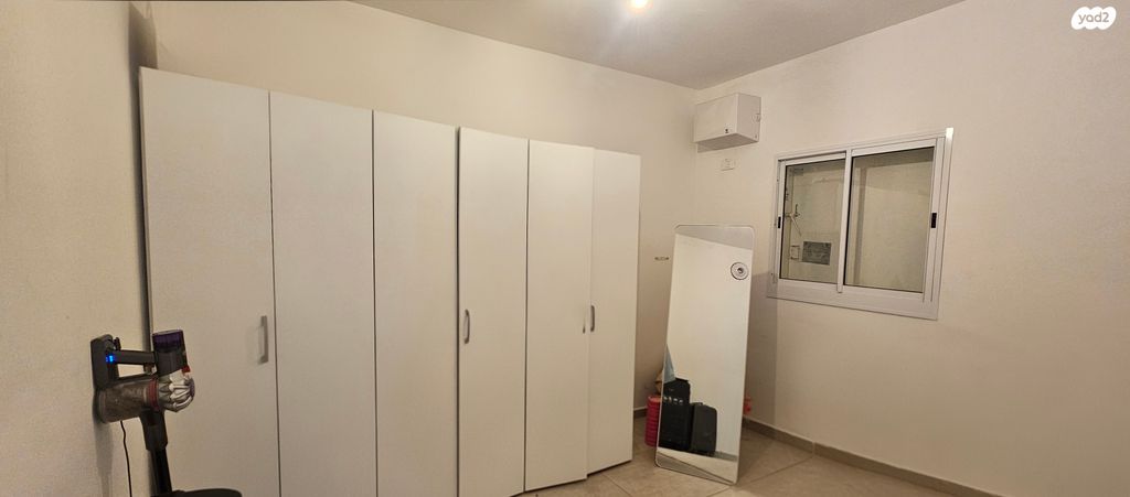 דירה, צבי הירש קלישר, מחנה יהודה, פתח תקווה