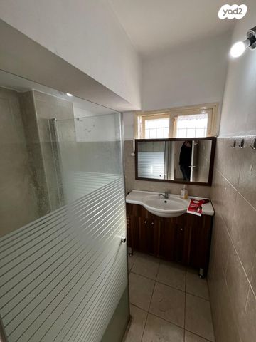 דירה, חולון