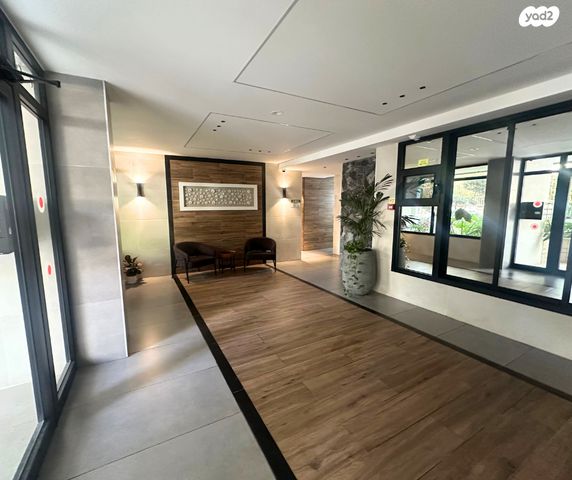 דירה, רעננה