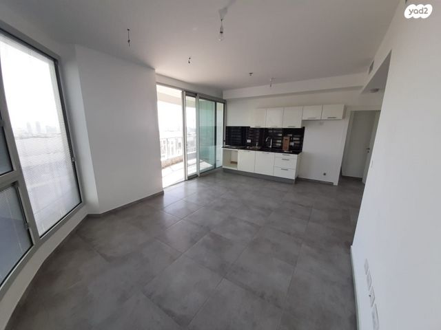 דירה, גרציאני יצחק, גני שרונה, קרית הממשלה, תל אביב יפו