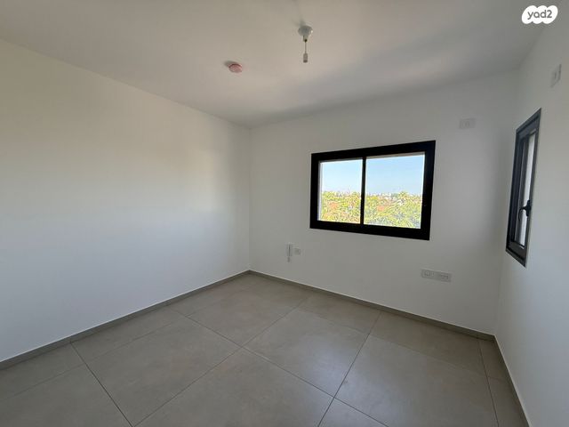 דירה, החורש 2, 2008, רעננה