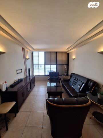 גג/ פנטהאוז, חביבה רייק, לב העיר, בת ים